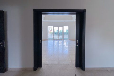 Villa in Al Furjan, Dubai 4 bedrooms, 600 sq.m. № 53820 - photo 6