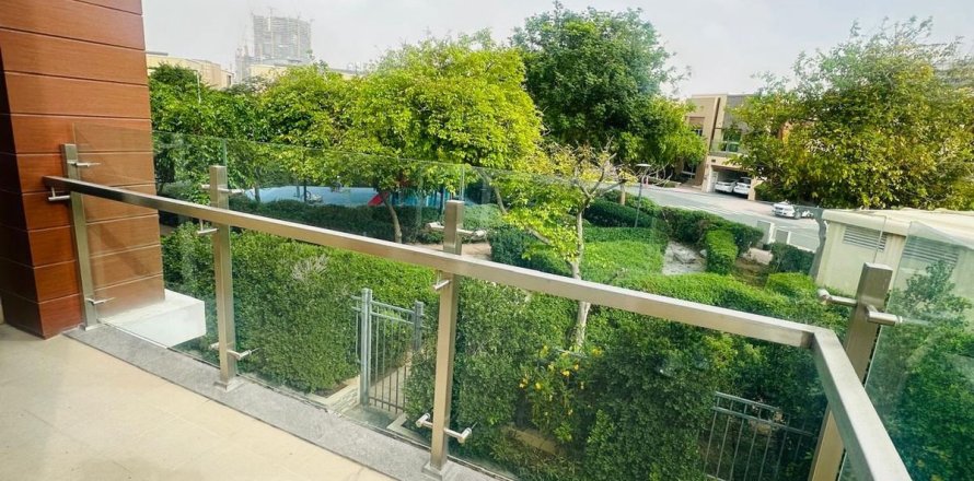 Villa à Al Barsha, Dubai, 4 chambres, 376.3 m², № 100099