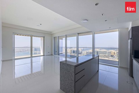 Apartment in Dubai Harbour, Dubai 3 bedrooms, 180.1 sq.m. № 49093 - photo 1