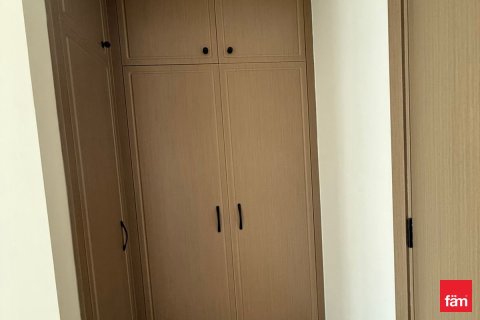 Снять в аренду таунхаус в Дубае: 5 спален, 219.6м², № 89604 - фото 3