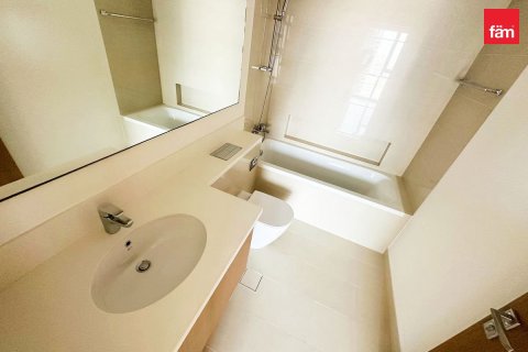 Купить квартиру в Дубае: 3 спальни, 160.3м², № 89606 - фото 12