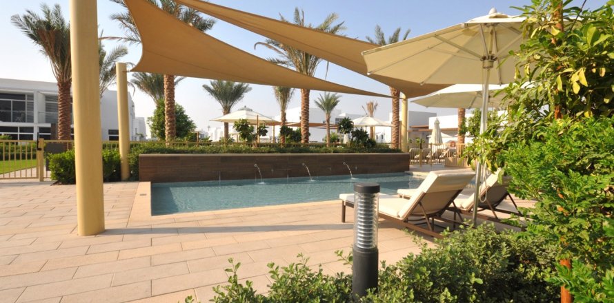 تاون هاوس في Arabella Townhouses 1, مُدُنْ, دبي 3 غرف نوم, 297.011 م² رقم 96789