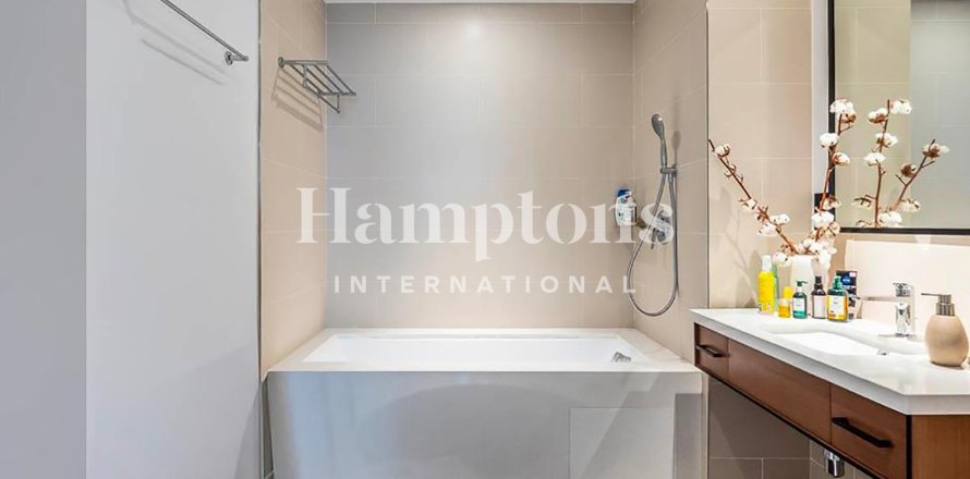 Apartment in The Address Dubai Marina, Dubai Marina, Dubai 2 bedrooms, 114.364 sq.m. № 102403