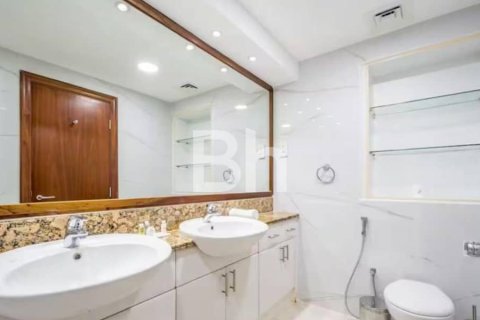 Apartment in Dubai Marina, Dubai 2 bedrooms, 144 sq.m. № 56586 - photo 12