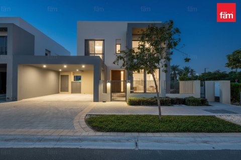 Villa in Dubai Hills Estate, Dubai 4 bedrooms, 450.1 sq.m. № 89490 - photo 2