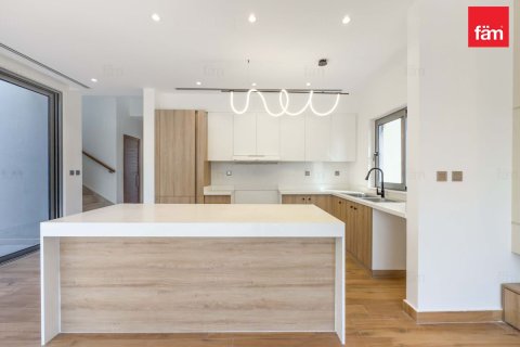 Villa in Dubai Hills Estate, Dubai 4 bedrooms, 450.1 sq.m. № 89490 - photo 8