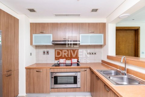Apartment in Marina Residences, Palm Jumeirah, Dubai 2 bedrooms, 161 sq.m. № 20451 - photo 9