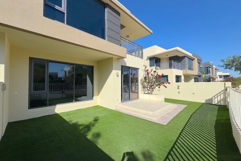 Adosado en Maple 1, Dubai Hills Estate, Dubai, 5 dormitorios, 254.06 m², № 140199 - foto 2