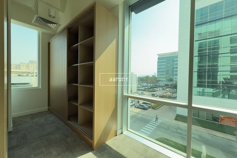 Office in Sheikh Zayed Road, Dubai 242.7 sq.m. № 54836 - photo 10