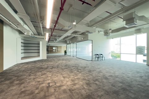 Office in Sheikh Zayed Road, Dubai 242.7 sq.m. № 54836 - photo 4