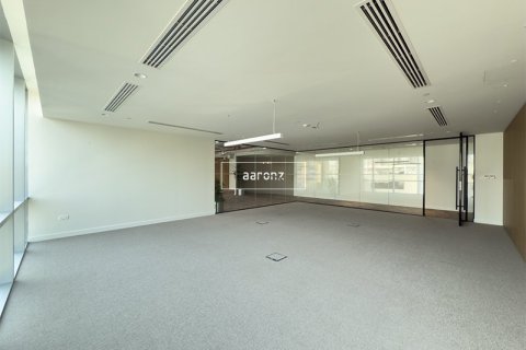 Office in Sheikh Zayed Road, Dubai 242.7 sq.m. № 54836 - photo 6