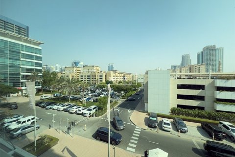 Office in Sheikh Zayed Road, Dubai 242.7 sq.m. № 54836 - photo 16