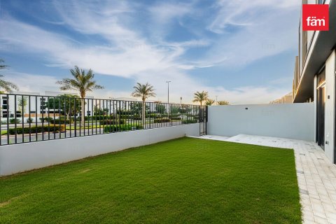 Adosado en Dubai, 4 dormitorios, 279.8 m², № 83538