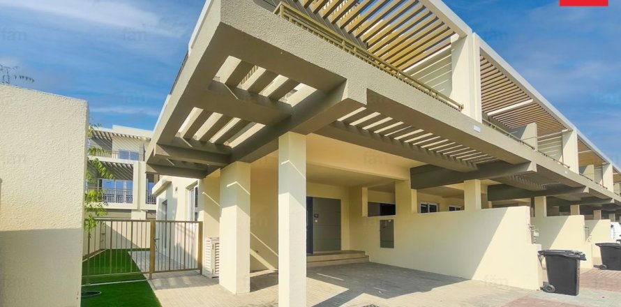 Adosado en Dubai, 3 dormitorios, 180.7 m², № 83534