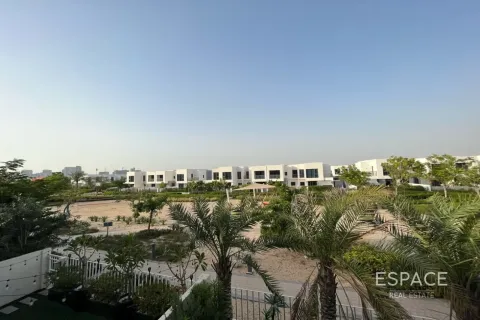 Villa in Dubai Hills Estate, Dubai 3 bedrooms, 211 sq.m. № 122904 - photo 11