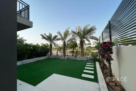 Villa in Dubai Hills Estate, Dubai 3 bedrooms, 211 sq.m. № 122904 - photo 10