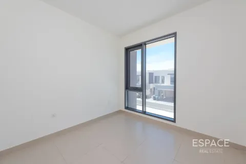 Villa in Dubai Hills Estate, Dubai 3 bedrooms, 211 sq.m. № 122906 - photo 12