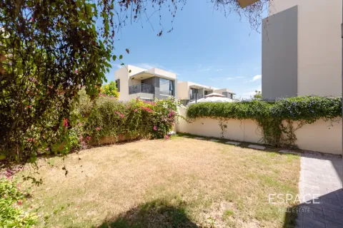 Villa in Dubai Hills Estate, Dubai 3 bedrooms, 211 sq.m. № 122906 - photo 3