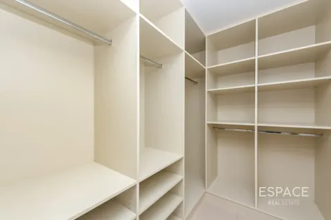 Villa in Dubai Hills Estate, Dubai 3 bedrooms, 211 sq.m. № 122906 - photo 16
