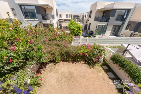 Villa in Dubai Hills Estate, Dubai 3 bedrooms, 211 sq.m. № 122906 - photo 18