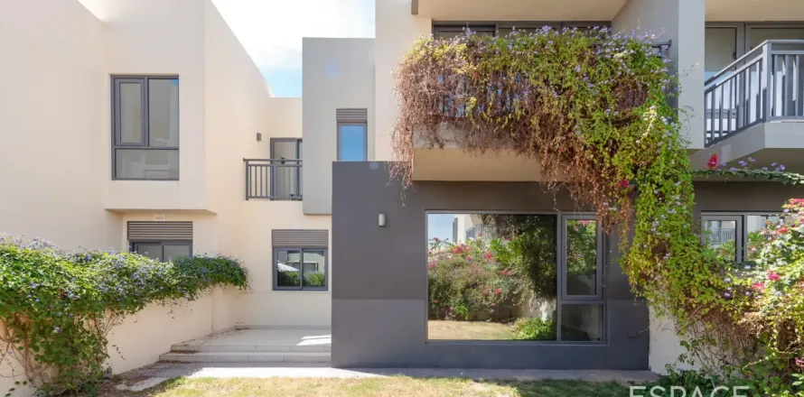 Villa in Dubai Hills Estate, Dubai 3 bedrooms, 211 sq.m. № 122906