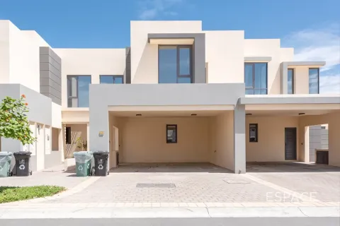 Villa in Dubai Hills Estate, Dubai 3 bedrooms, 211 sq.m. № 122906 - photo 2