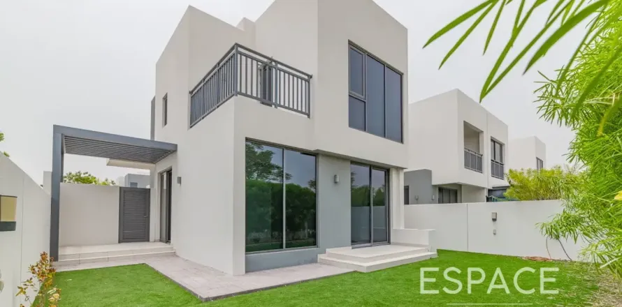 Villa in Dubai Hills Estate, Dubai 4 bedrooms, 229 sq.m. № 122902
