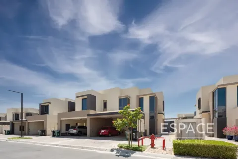 Villa in Dubai Hills Estate, Dubai 4 bedrooms, 229 sq.m. № 122902 - photo 18