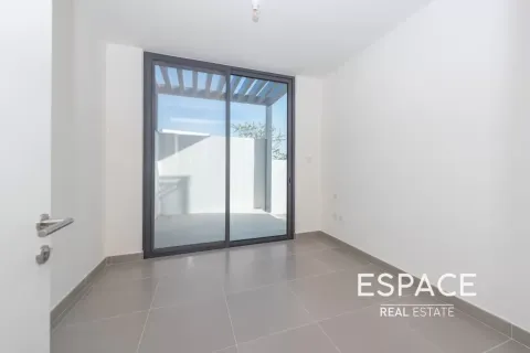 Villa in Dubai Hills Estate, Dubai 4 bedrooms, 229 sq.m. № 122902 - photo 6