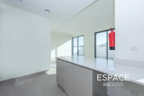 Villa in Dubai Hills Estate, Dubai 4 bedrooms, 229 sq.m. № 122902 - photo 4