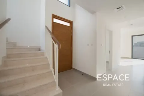 Villa in Dubai Hills Estate, Dubai 4 bedrooms, 229 sq.m. № 122902 - photo 5