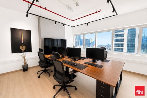 Bureau à Dubai, 150.4 m², № 110656 - photo 2