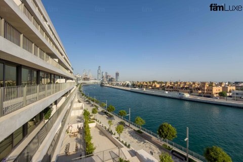 Apartment in Dubai 3 bedrooms, 335.7 sq.m. № 110654 - photo 17