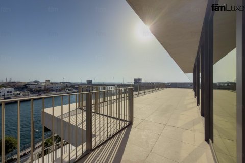 Apartment in Dubai 3 bedrooms, 335.7 sq.m. № 110654 - photo 22