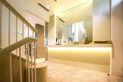 Villa in Emaar 6 Towers, Dubai Marina, Dubai 3 bedrooms, 520 sq.m. № 43687 - photo 11