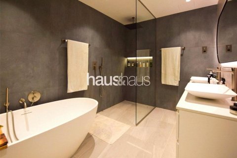 Villa in Emaar 6 Towers, Dubai Marina, Dubai 3 bedrooms, 520 sq.m. № 43687 - photo 16