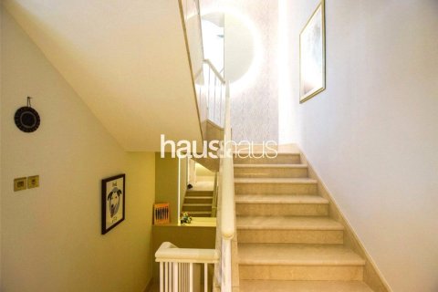 Villa in Emaar 6 Towers, Dubai Marina, Dubai 3 bedrooms, 520 sq.m. № 43687 - photo 14
