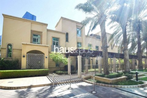 Villa in Emaar 6 Towers, Dubai Marina, Dubai 3 bedrooms, 520 sq.m. № 43687 - photo 8
