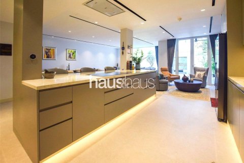 Villa in Emaar 6 Towers, Dubai Marina, Dubai 3 bedrooms, 520 sq.m. № 43687 - photo 12