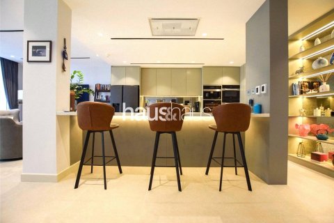 Villa in Emaar 6 Towers, Dubai Marina, Dubai 3 bedrooms, 520 sq.m. № 43687 - photo 6
