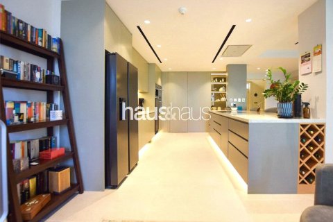 Villa in Emaar 6 Towers, Dubai Marina, Dubai 3 bedrooms, 520 sq.m. № 43687 - photo 5
