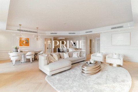 Apartment in Palm Jumeirah, Dubai 3 bedrooms, 314 sq.m. № 56266 - photo 1