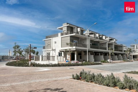 Купить таунхаус в Дубае: 3 спальни, 112.2м², № 49324 - фото 7