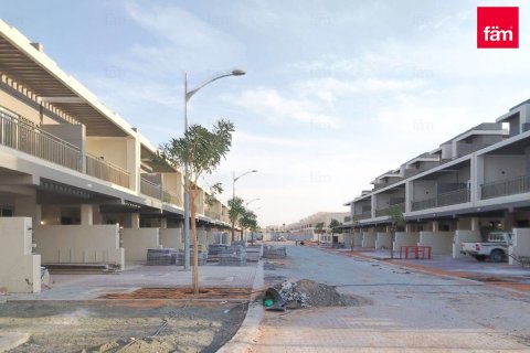 Купить таунхаус в Дубае: 3 спальни, 112.2м², № 49324 - фото 10