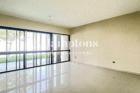 Villa in Dubai 6 bedrooms, 376.81456800 sq.m. № 100553 - photo 11