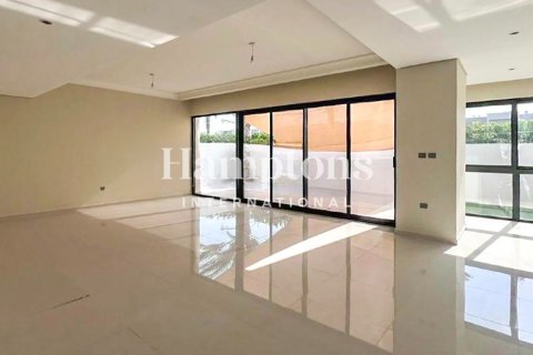 Villa in Dubai 6 bedrooms, 376.81456800 sq.m. № 100553 - photo 6