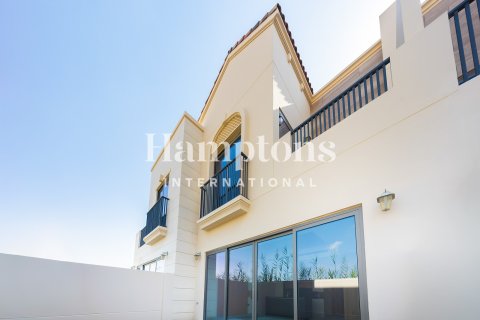 Снять в аренду таунхаус в Hillside at Jumeirah Golf Estates, Джумейра Гольф Эстейтс, Дубай: 3 спальни, 138.61127600м², № 100550 - фото 10
