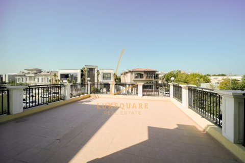 Villa in Jumeirah Park, Dubai 4 bedrooms, 611 sq.m. № 90103 - photo 20