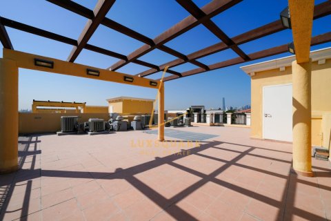 Villa in Jumeirah Park, Dubai 4 bedrooms, 611 sq.m. № 90103 - photo 25