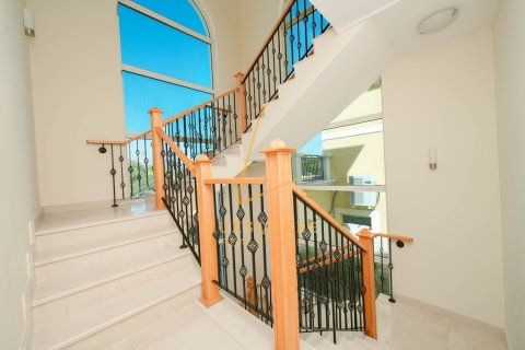 Villa in Jumeirah Park, Dubai 4 bedrooms, 611 sq.m. № 90103 - photo 16